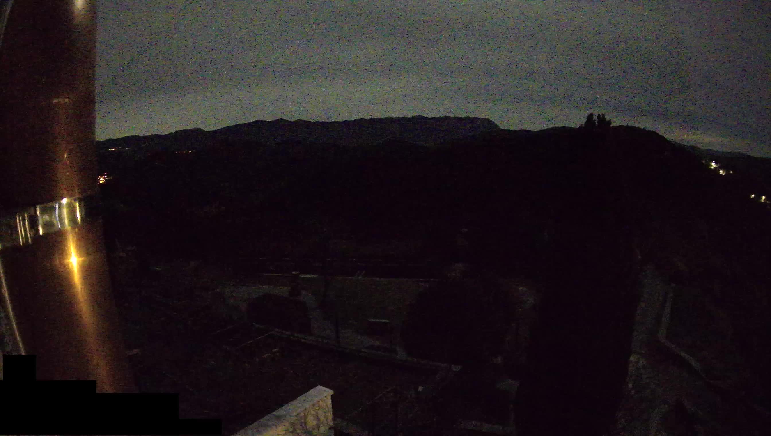 Štanjel – Ferrarijev vrt – Slovenija web kamere