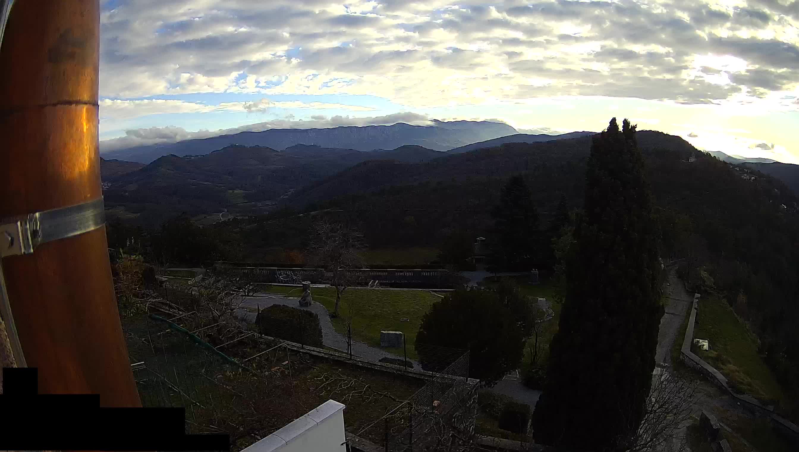 Štanjel – Ferrarijev vrt – Slovenija web kamere