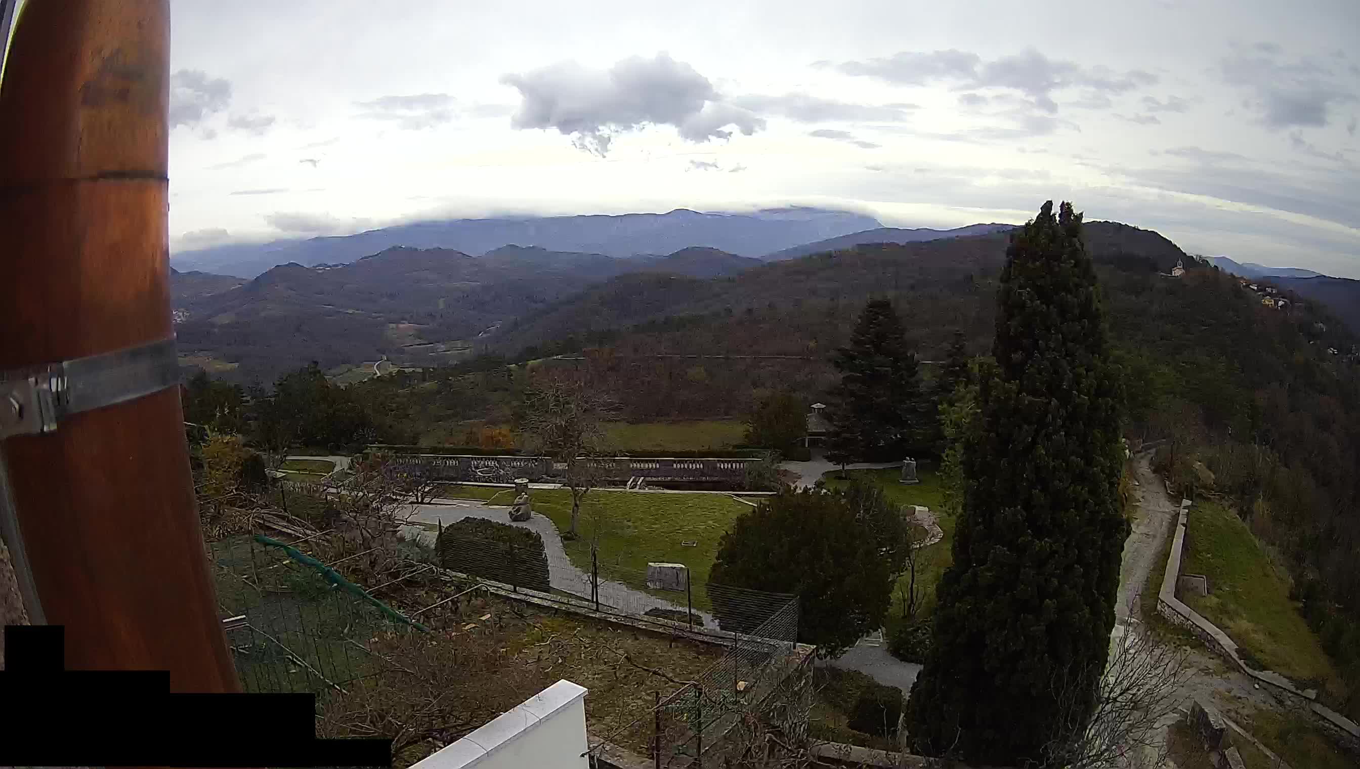 Štanjel – Ferrarijev vrt – Slovenija web kamere