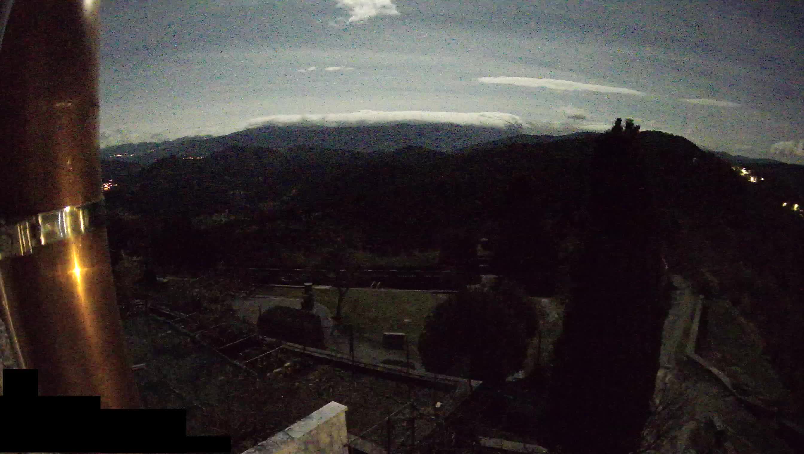 Štanjel – Ferrarijev vrt – Slovenija web kamere