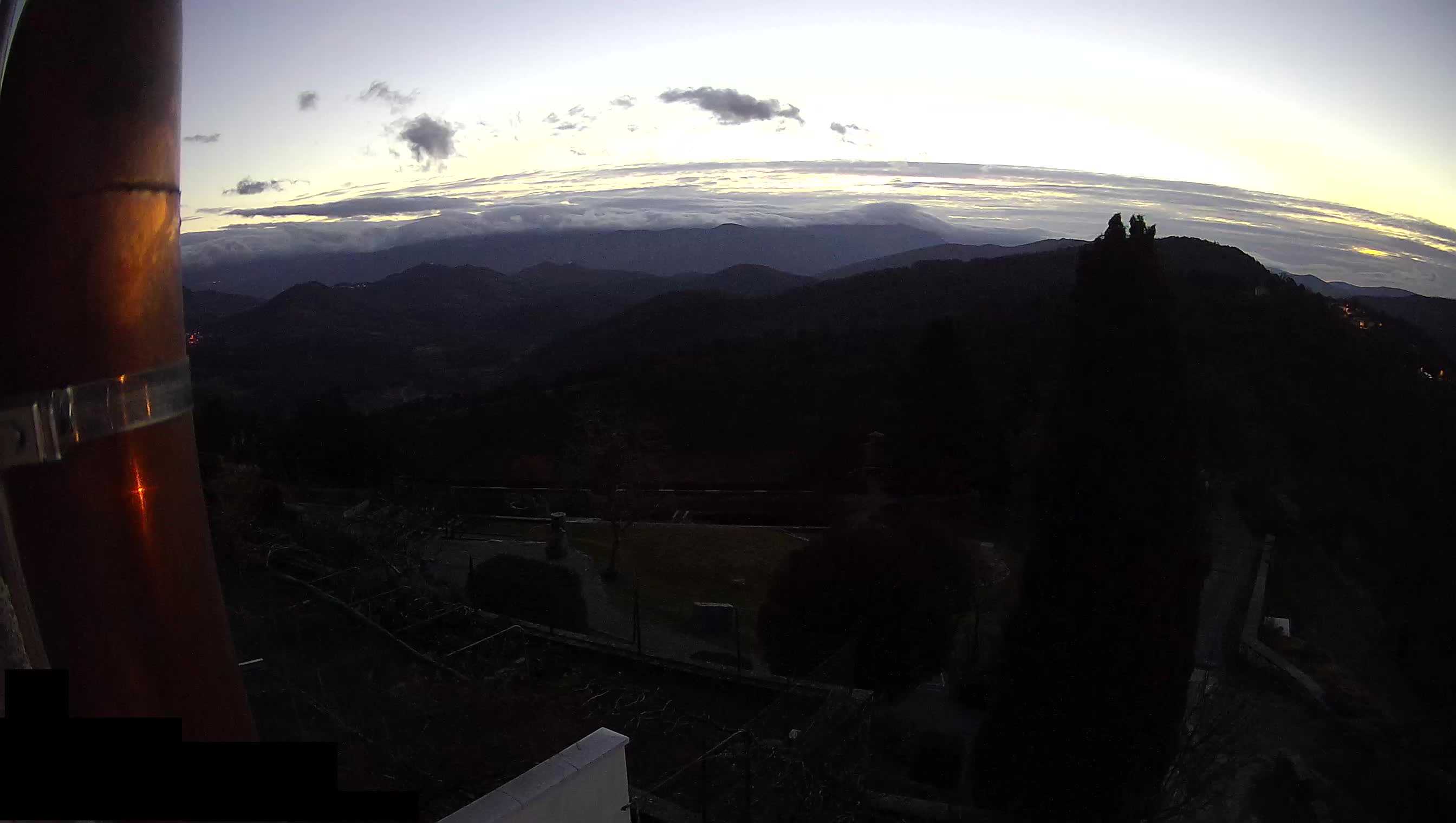 Štanjel – Ferrarijev vrt – Slovenija web kamere