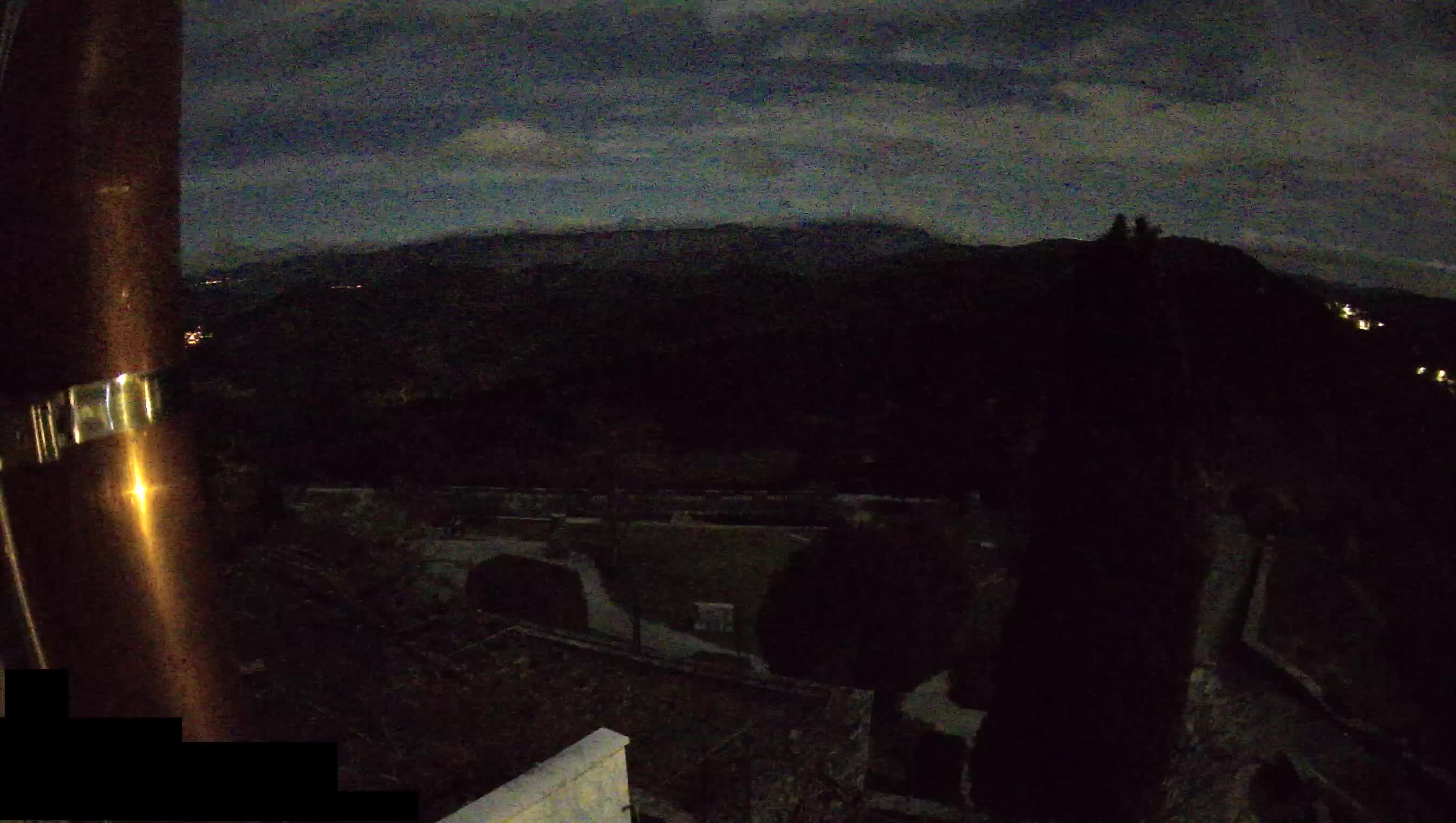 Štanjel – Ferrarijev vrt – Slovenija web kamere