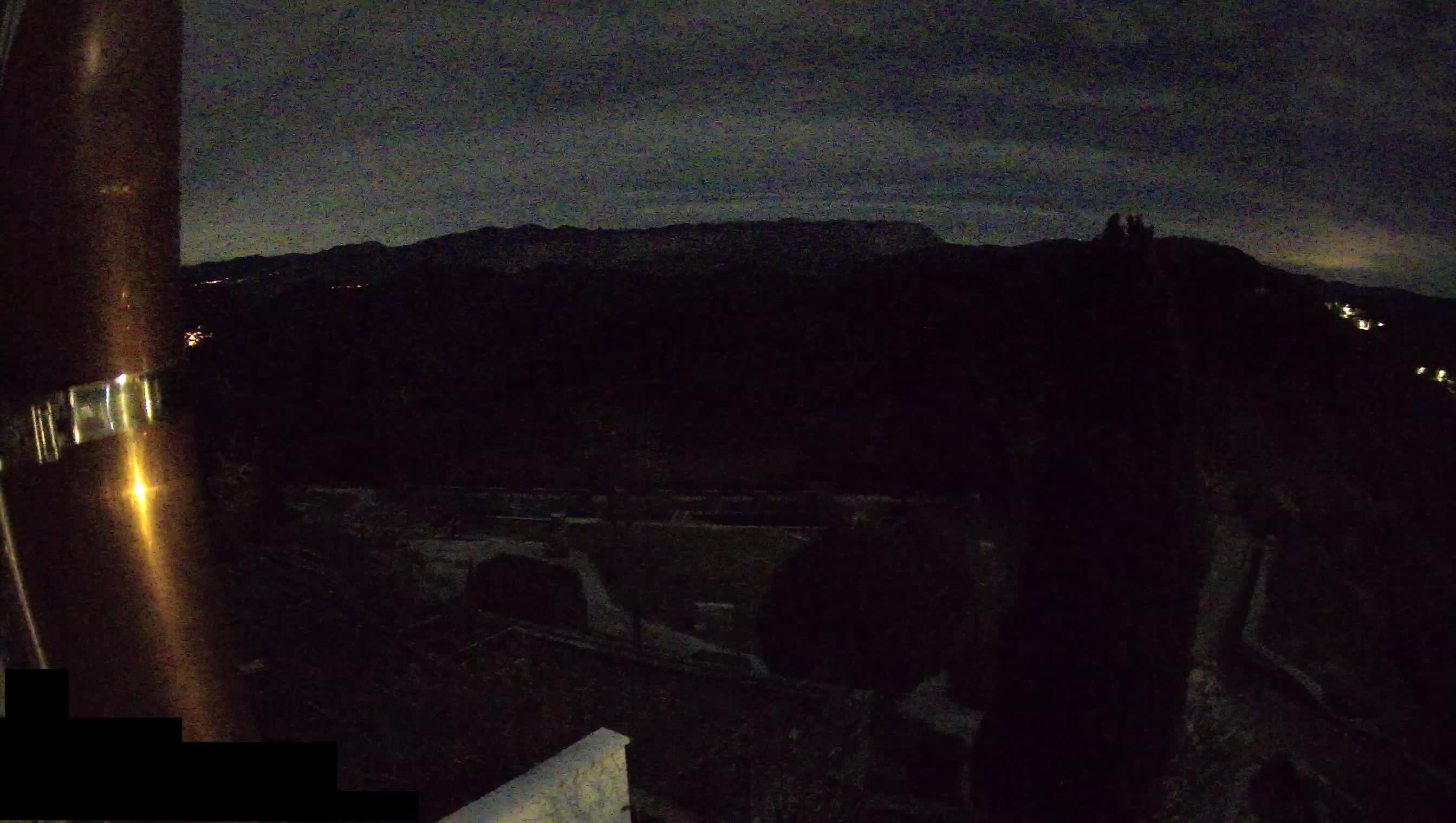 Štanjel – Ferrarijev vrt – Slovenija web kamere