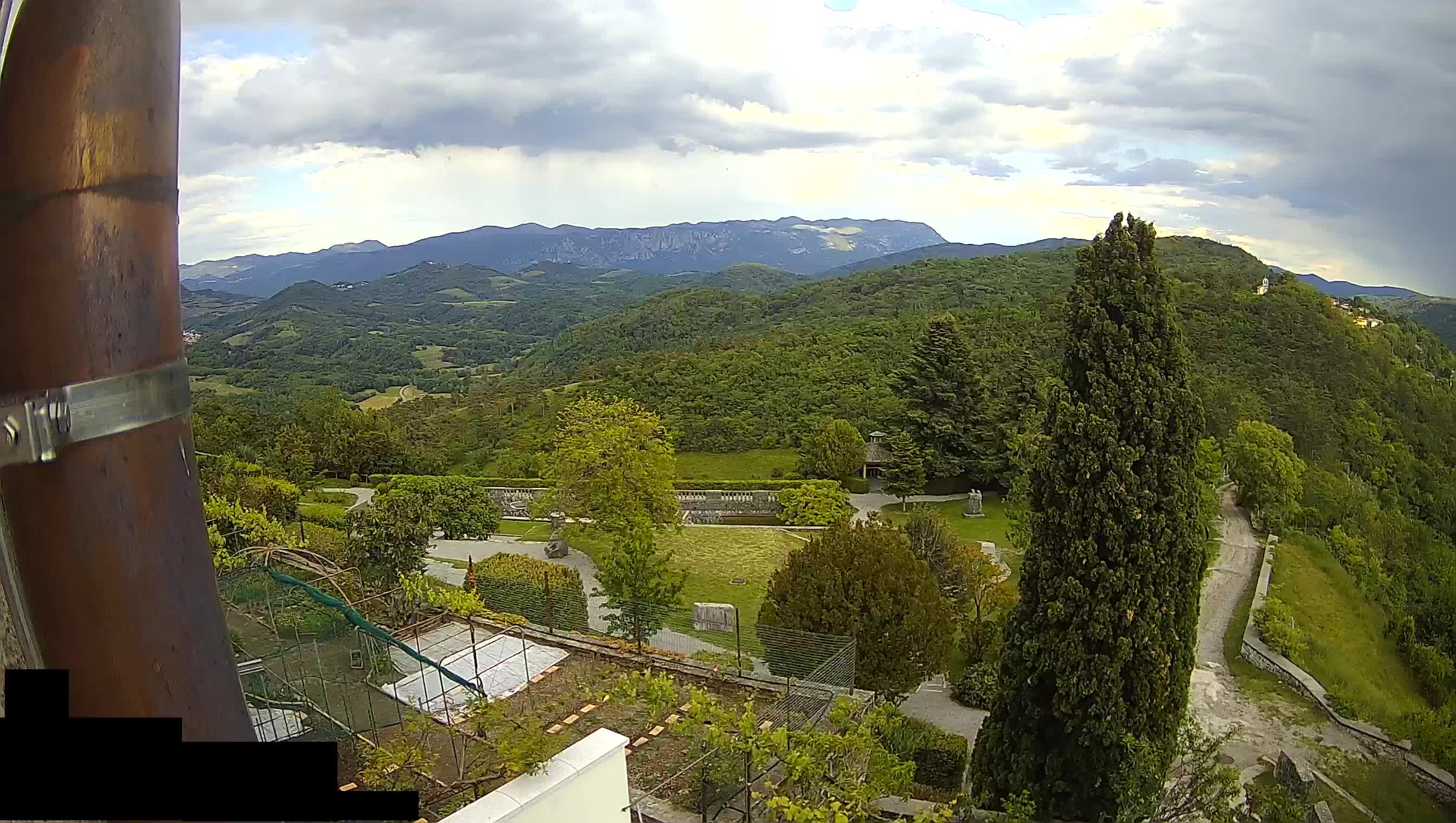 Štanjel – Ferrarijev vrt – Slovenija web kamere