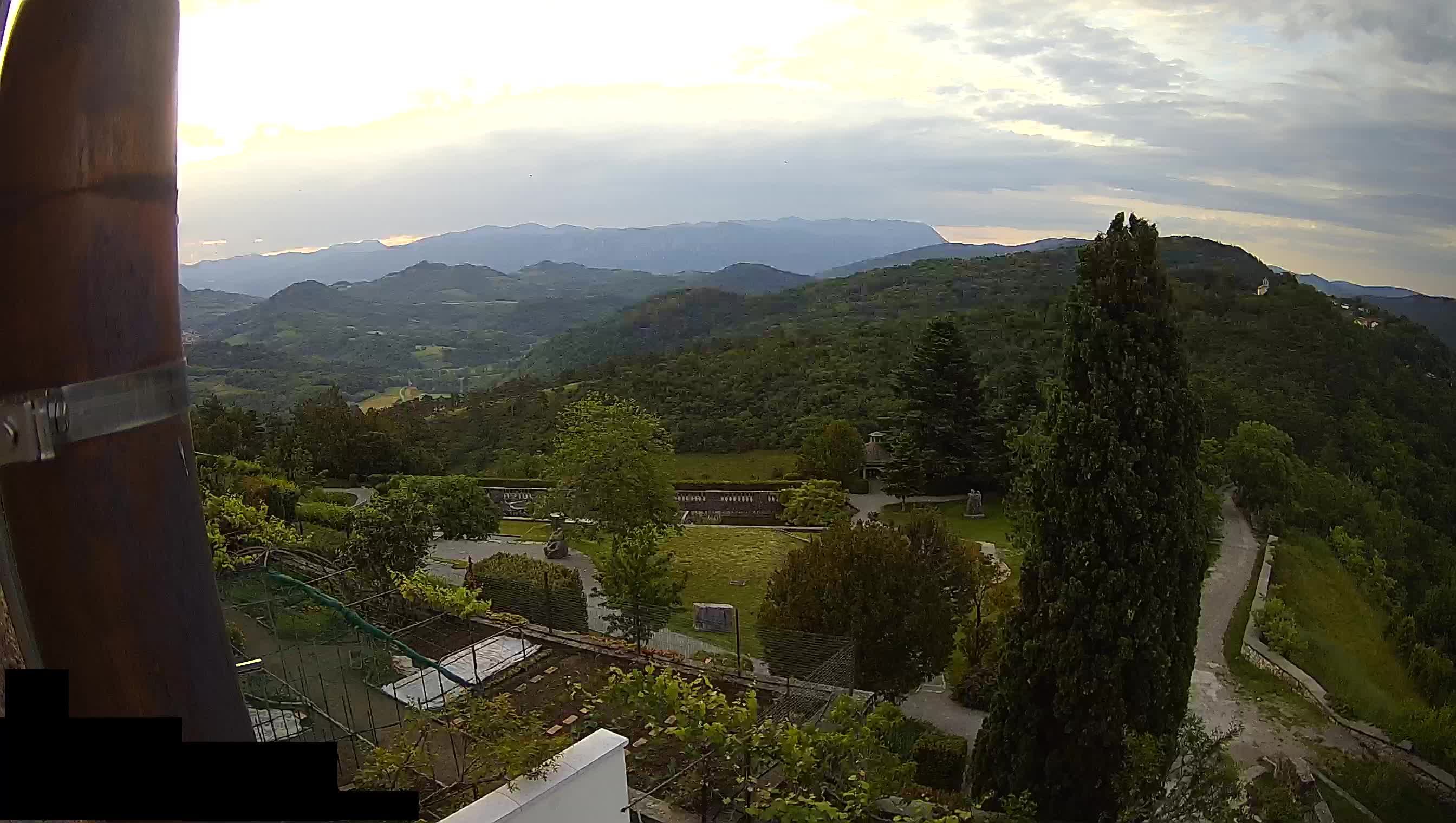 Webcam Štanjel –  Giardini Ferrari – Slovenia livecam