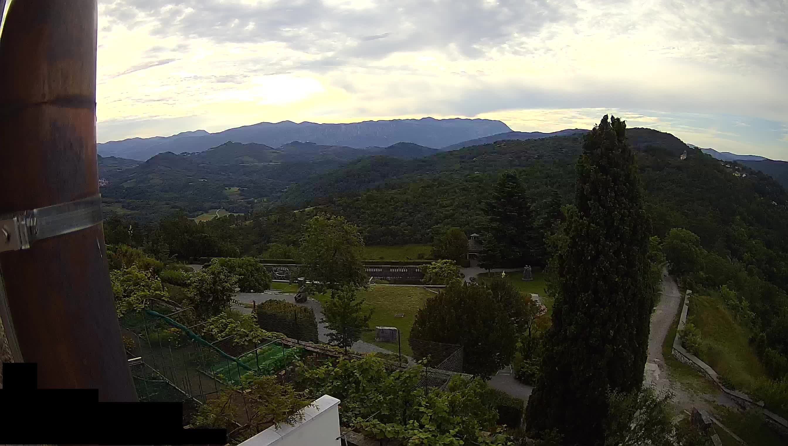 Štanjel – Ferrarijev vrt – Slovenija web kamere