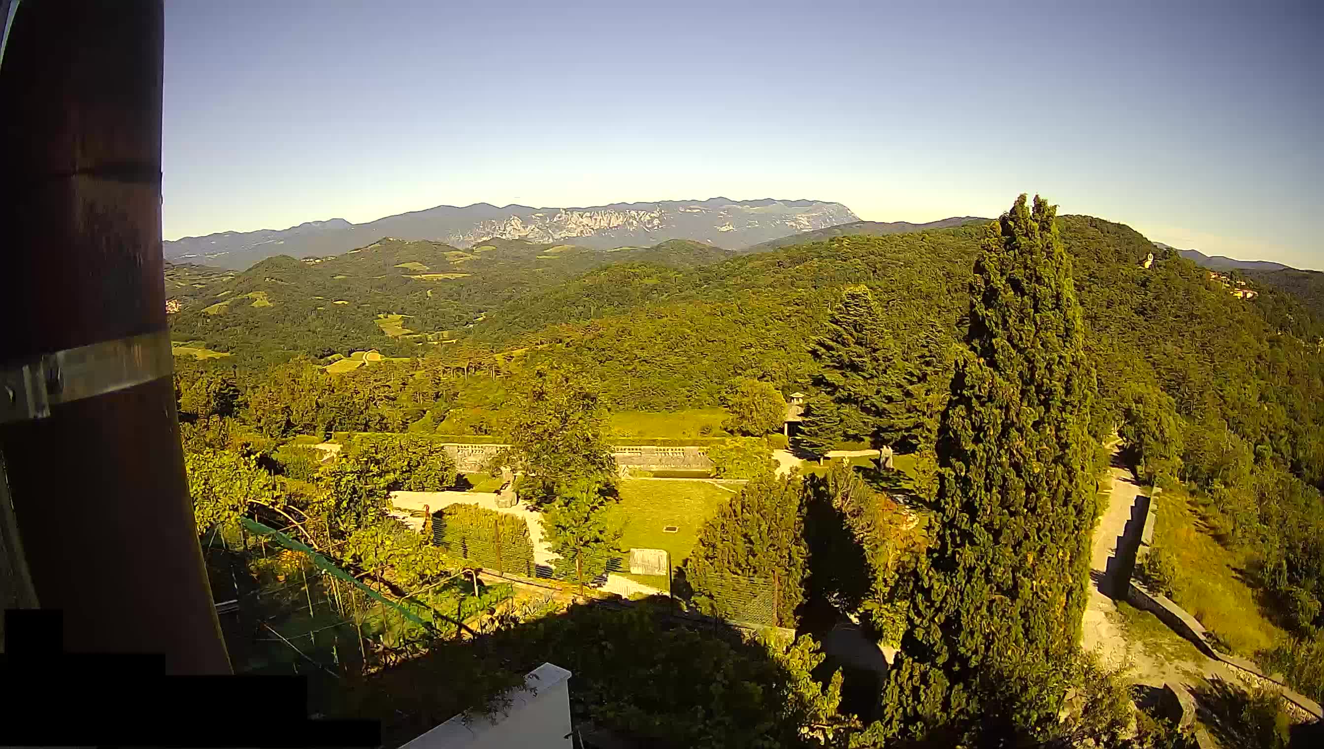 Štanjel – Ferrarijev vrt – Slovenija web kamere