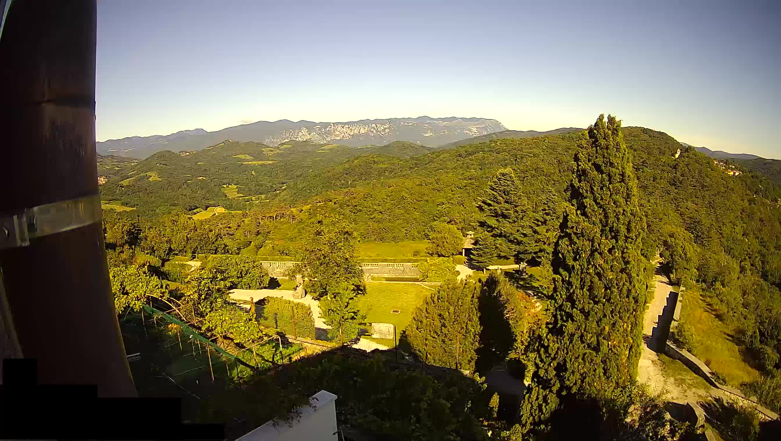 Štanjel – Ferrarijev vrt – Slovenija web kamere