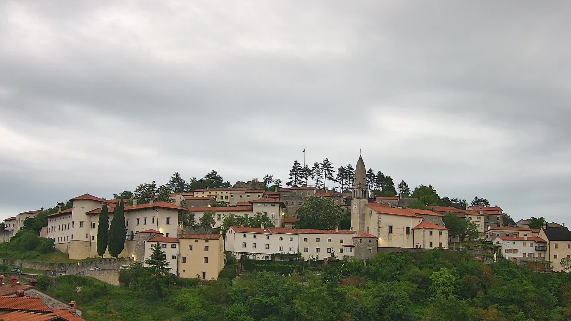 Štanjel v Živo: Odkrijte Srce Krasa