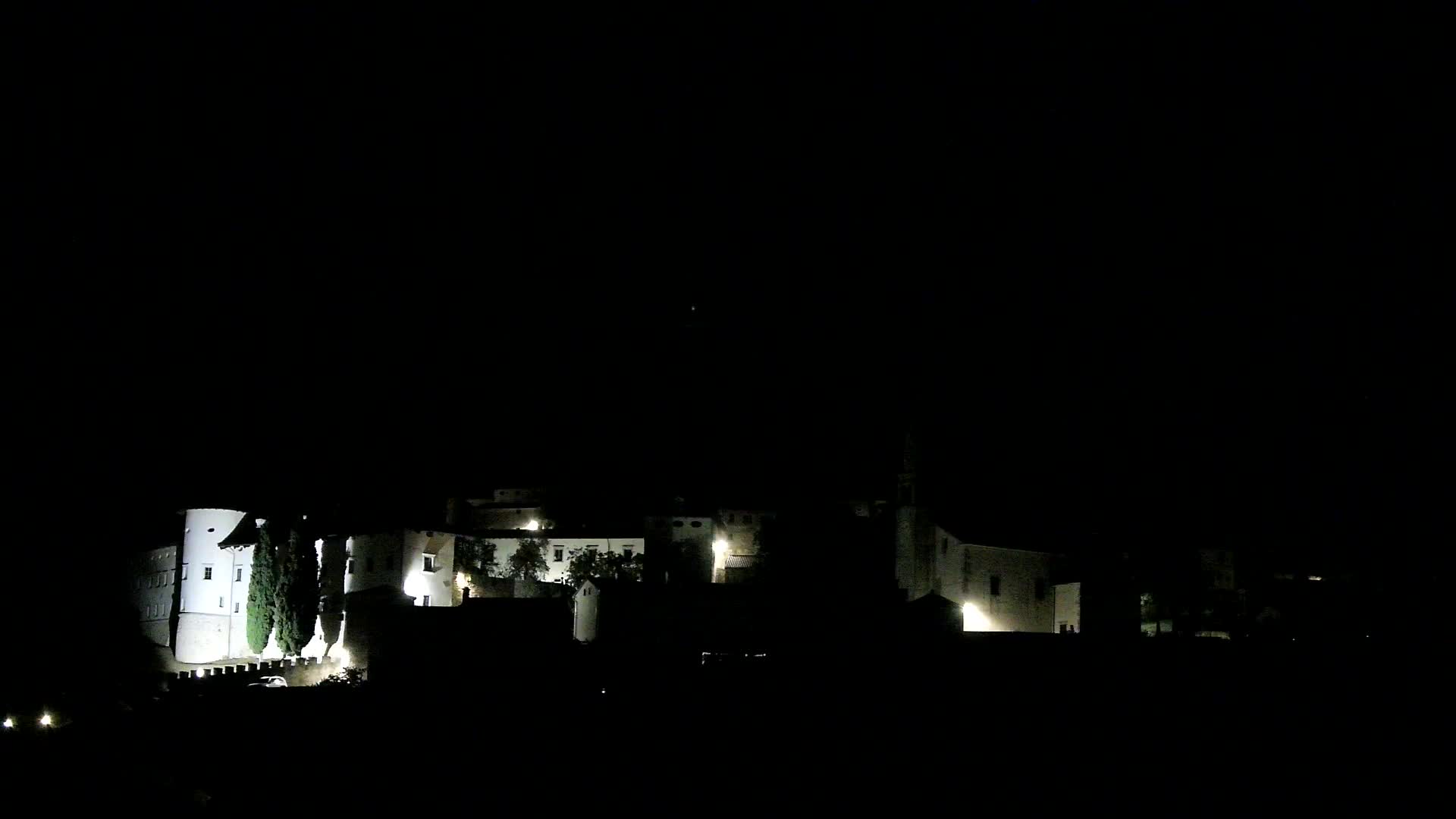 Štanjel v Živo: Odkrijte Srce Krasa