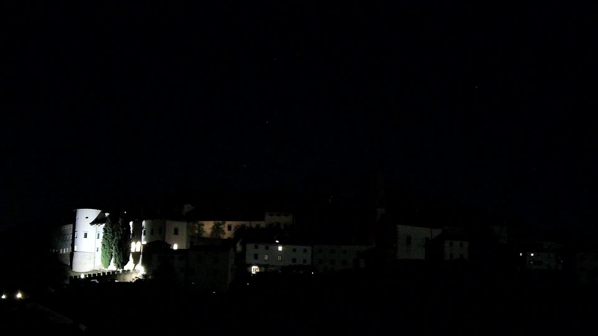 Štanjel v Živo: Odkrijte Srce Krasa