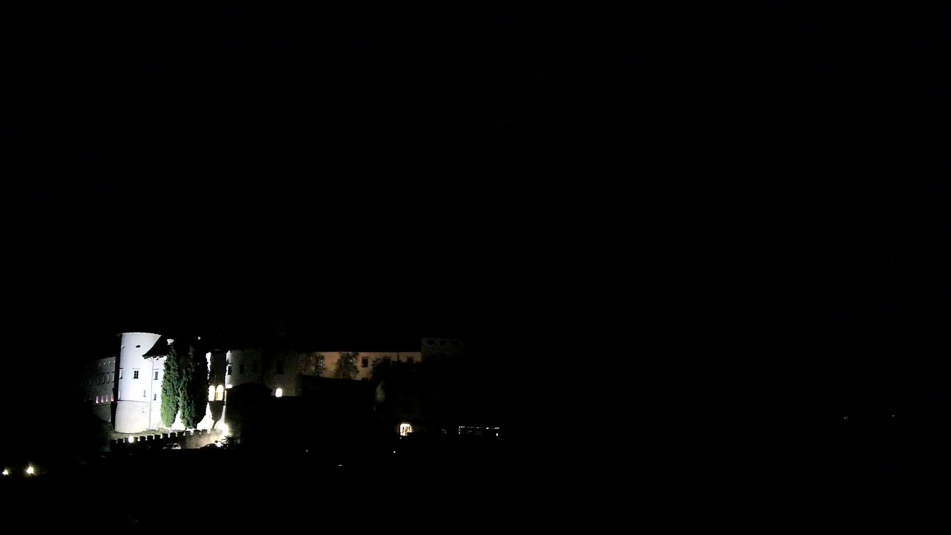 Štanjel v Živo: Odkrijte Srce Krasa