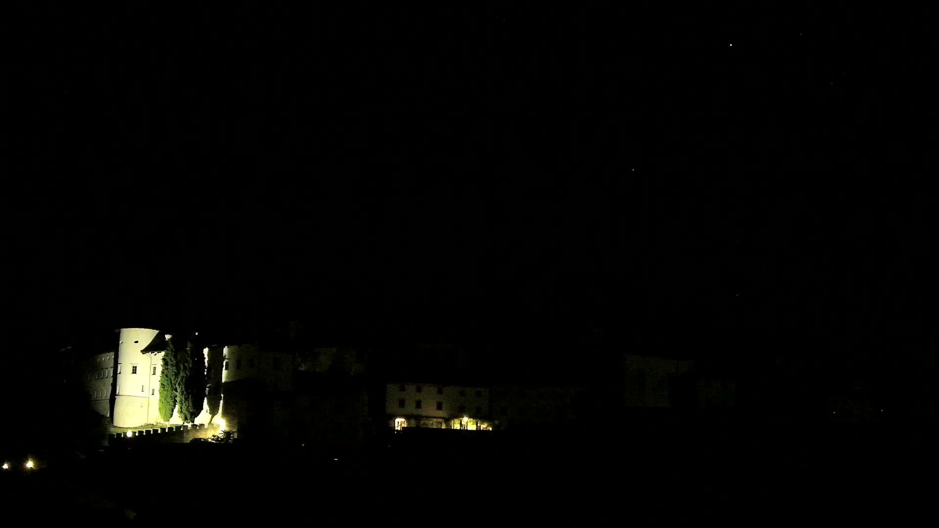Štanjel v Živo: Odkrijte Srce Krasa
