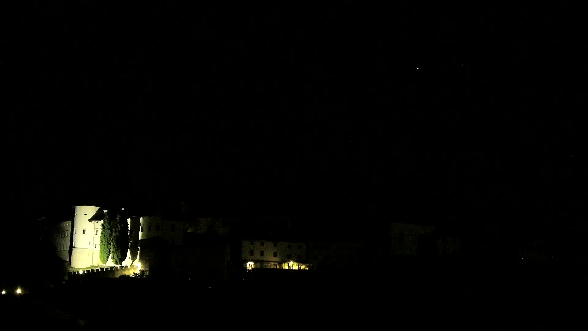 Štanjel v Živo: Odkrijte Srce Krasa