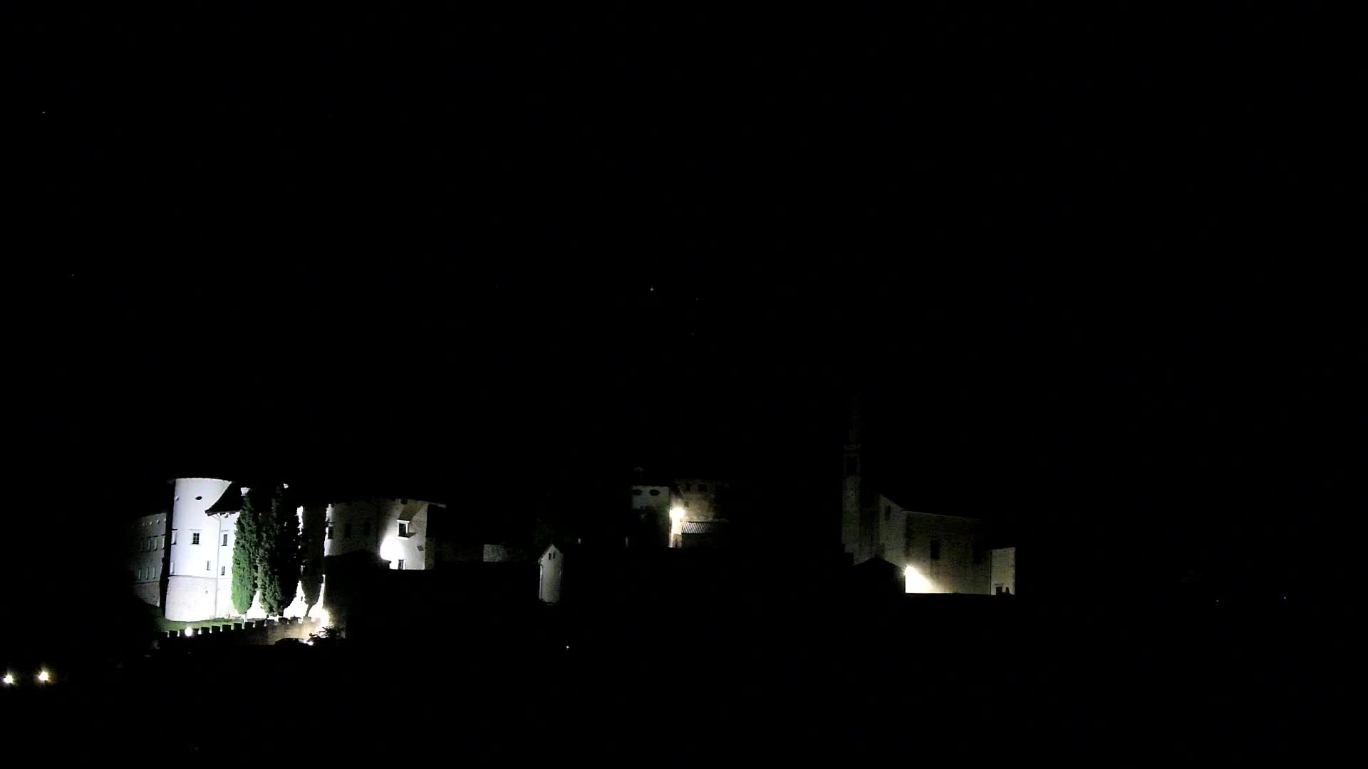 Štanjel v Živo: Odkrijte Srce Krasa
