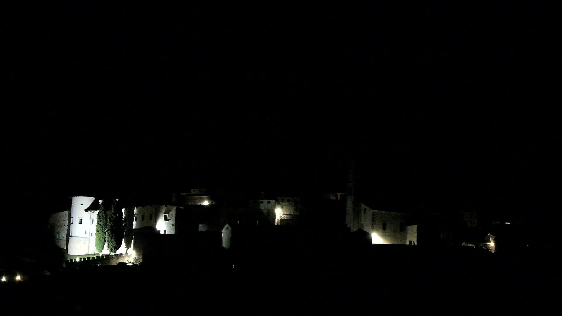 Štanjel v Živo: Odkrijte Srce Krasa