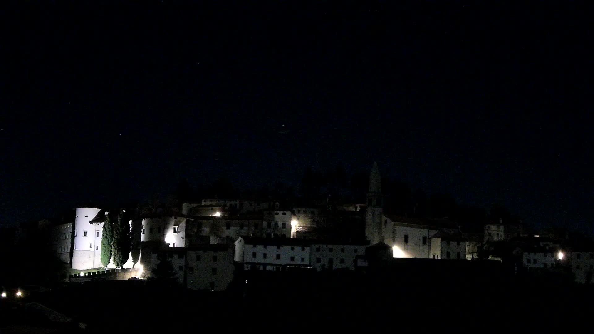 Štanjel v Živo: Odkrijte Srce Krasa