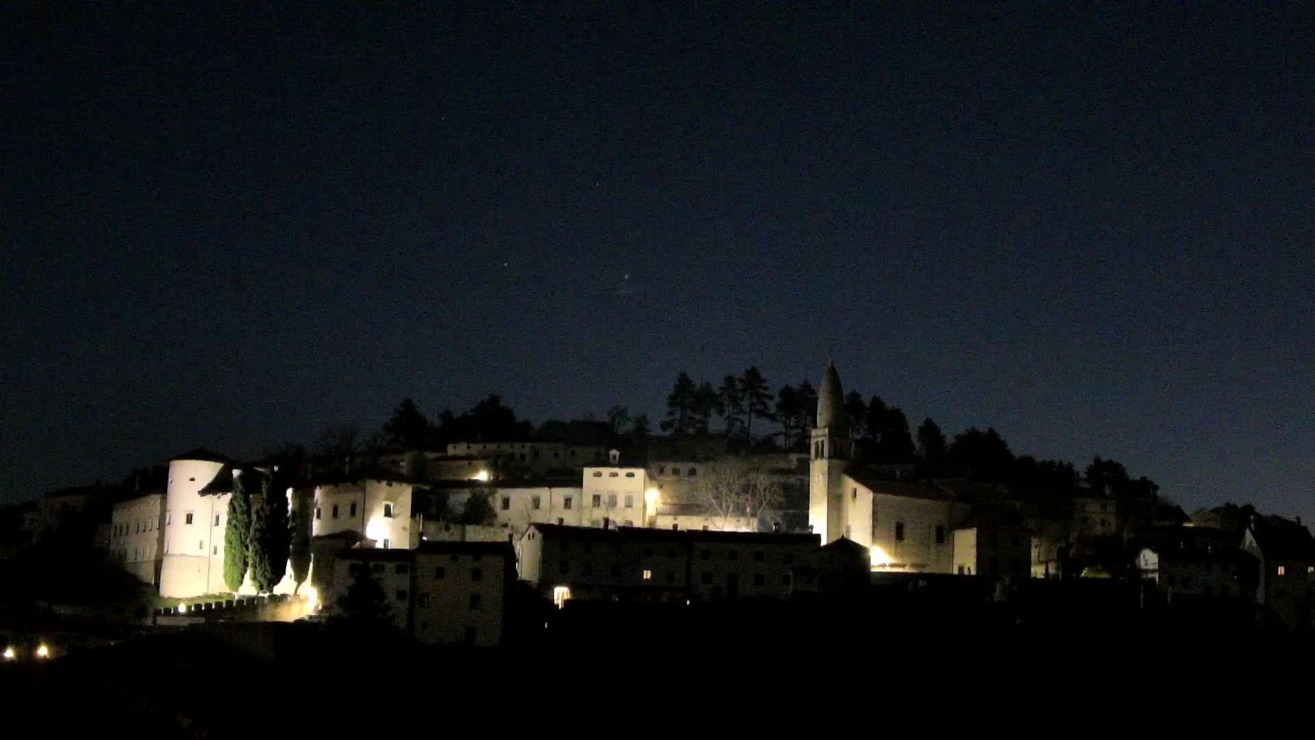 Štanjel v Živo: Odkrijte Srce Krasa