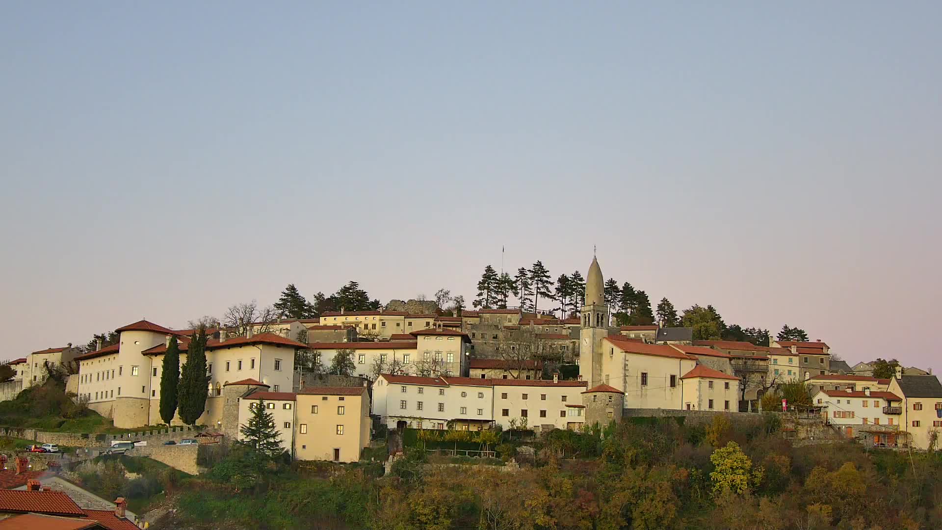 Štanjel v Živo: Odkrijte Srce Krasa