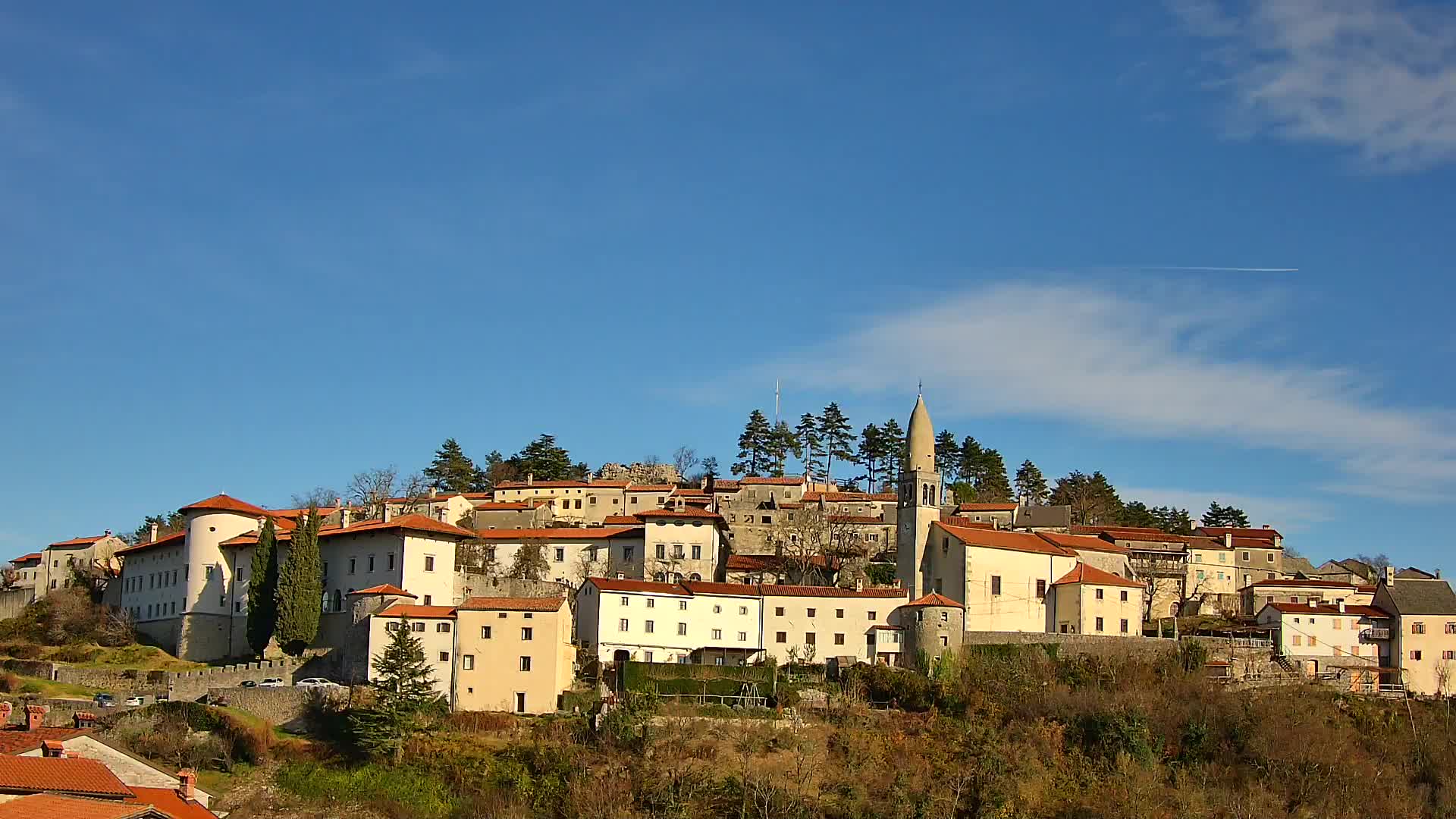 Štanjel v Živo: Odkrijte Srce Krasa