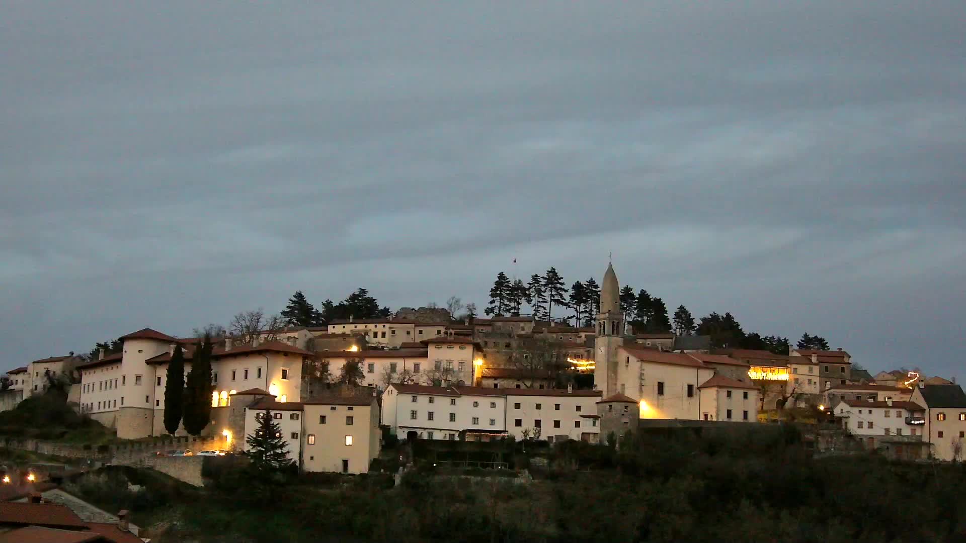 Štanjel v Živo: Odkrijte Srce Krasa
