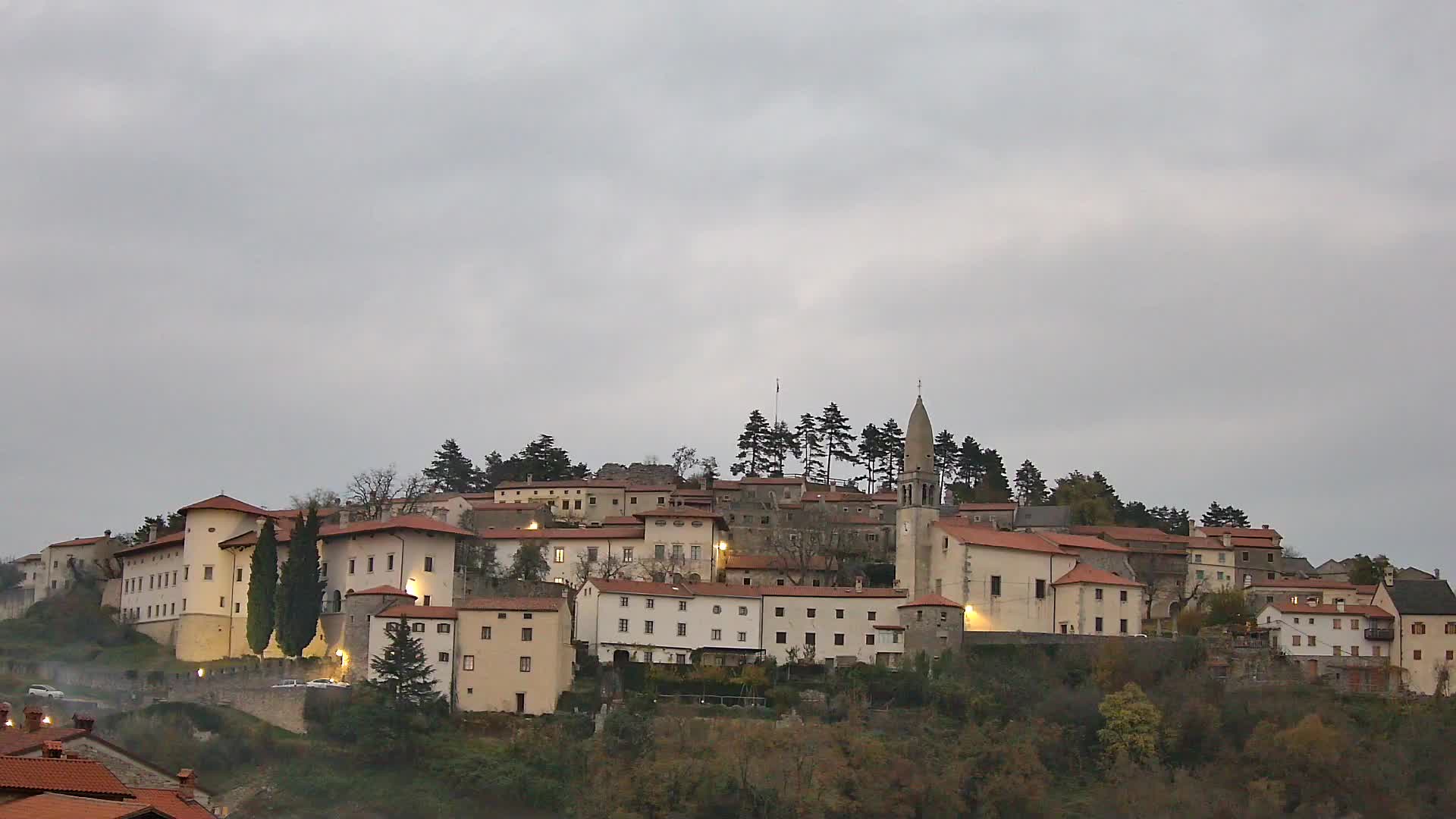 Štanjel v Živo: Odkrijte Srce Krasa