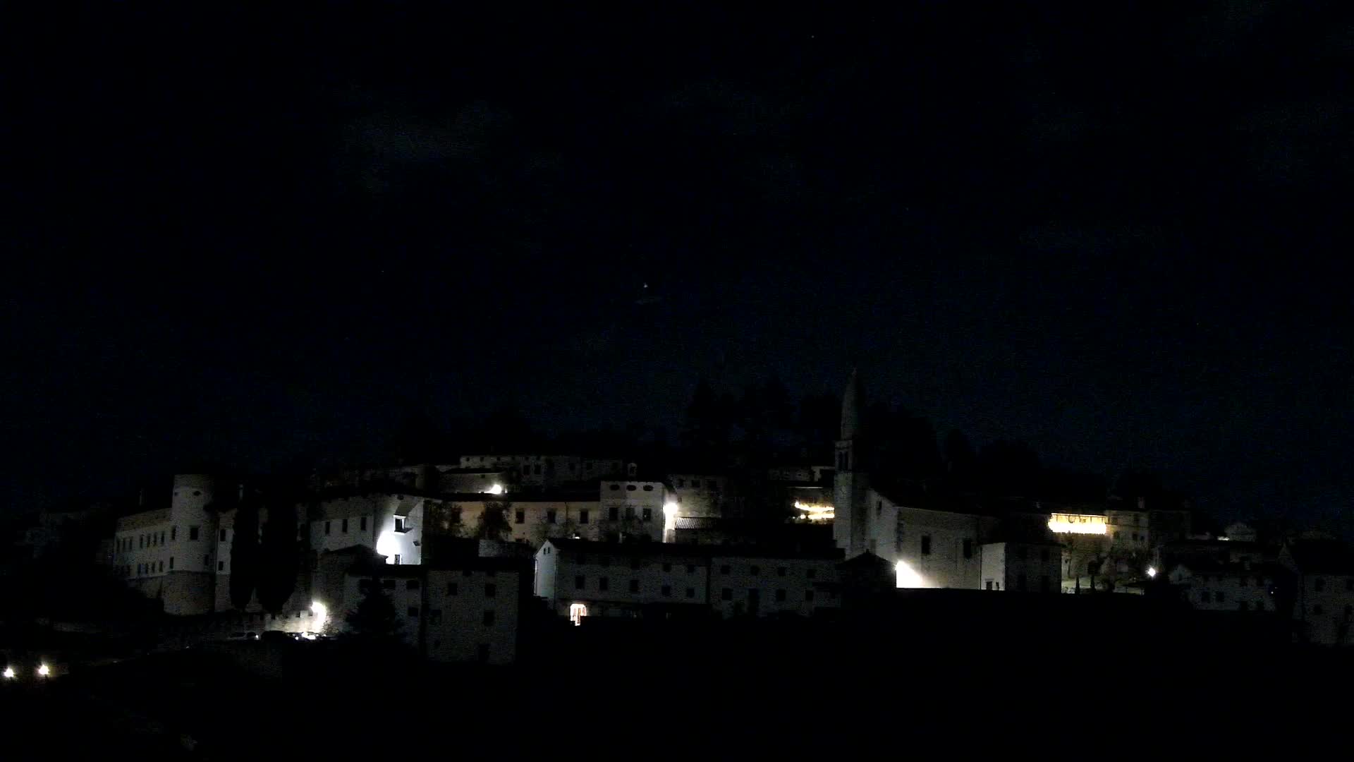 Štanjel v Živo: Odkrijte Srce Krasa