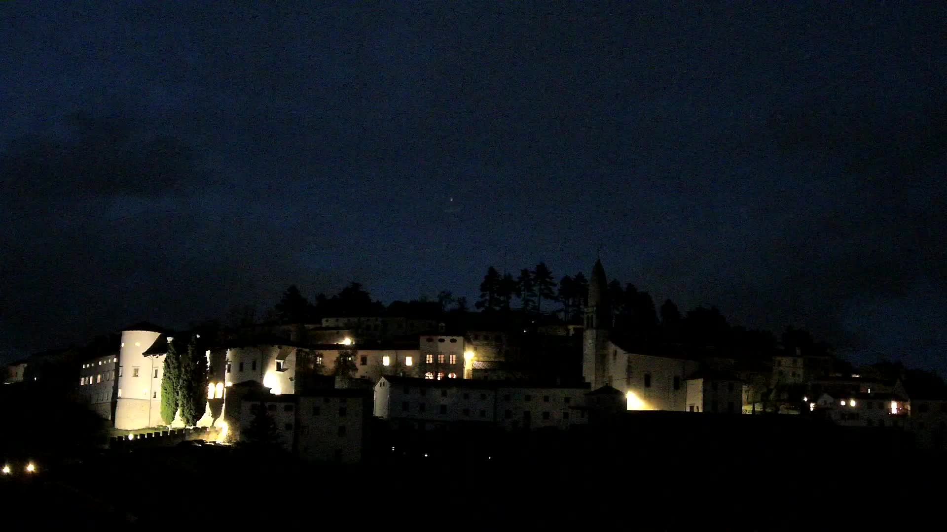 Štanjel v Živo: Odkrijte Srce Krasa