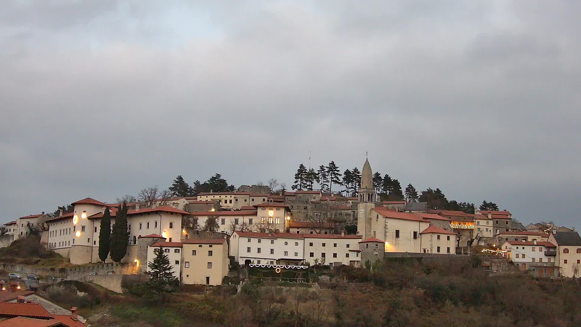 Štanjel v Živo: Odkrijte Srce Krasa