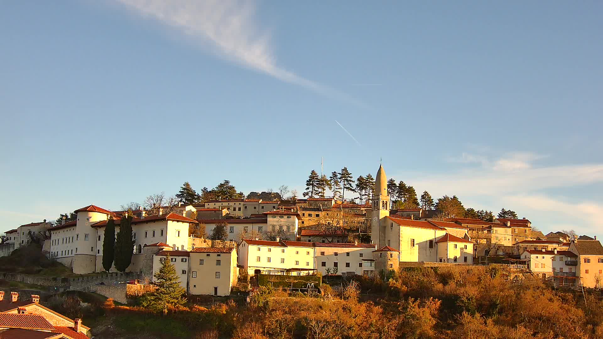 Štanjel v Živo: Odkrijte Srce Krasa