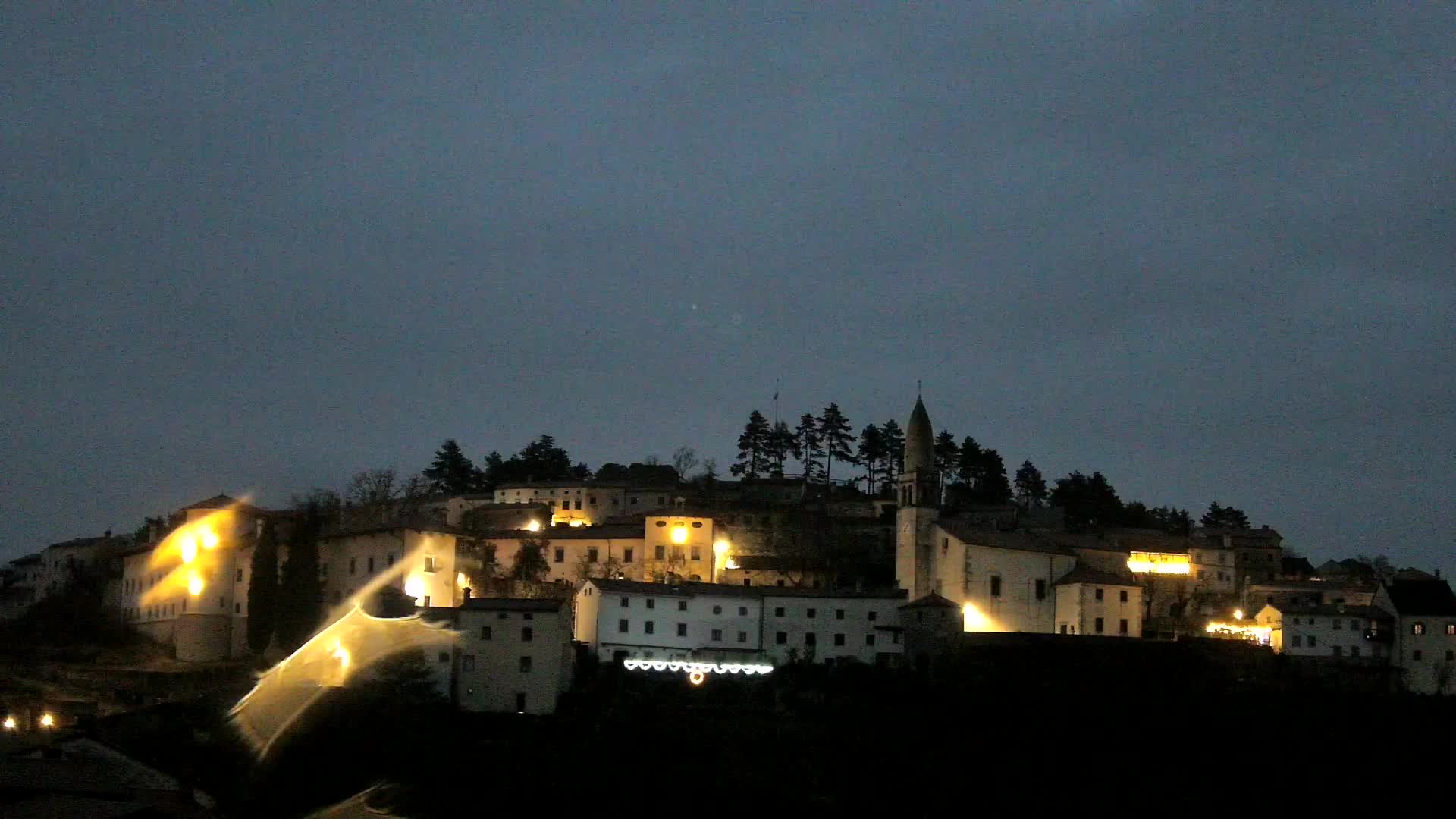 Štanjel v Živo: Odkrijte Srce Krasa