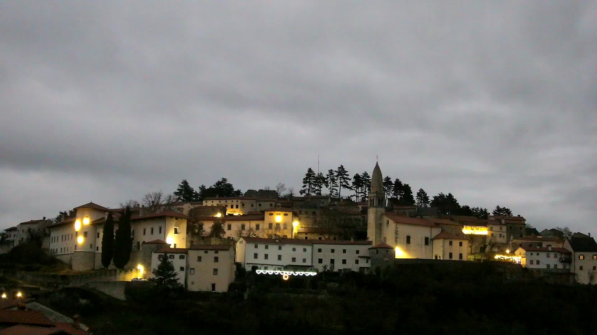 Štanjel v Živo: Odkrijte Srce Krasa