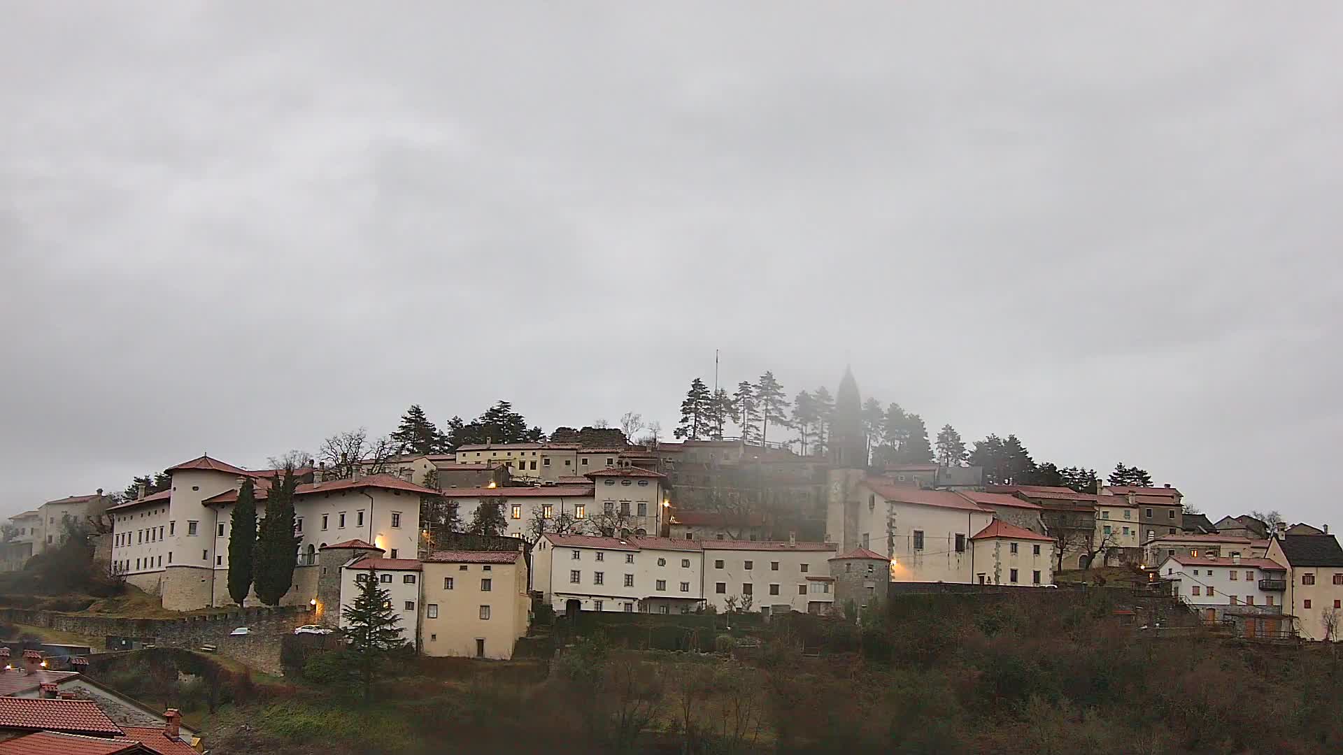 Štanjel v Živo: Odkrijte Srce Krasa