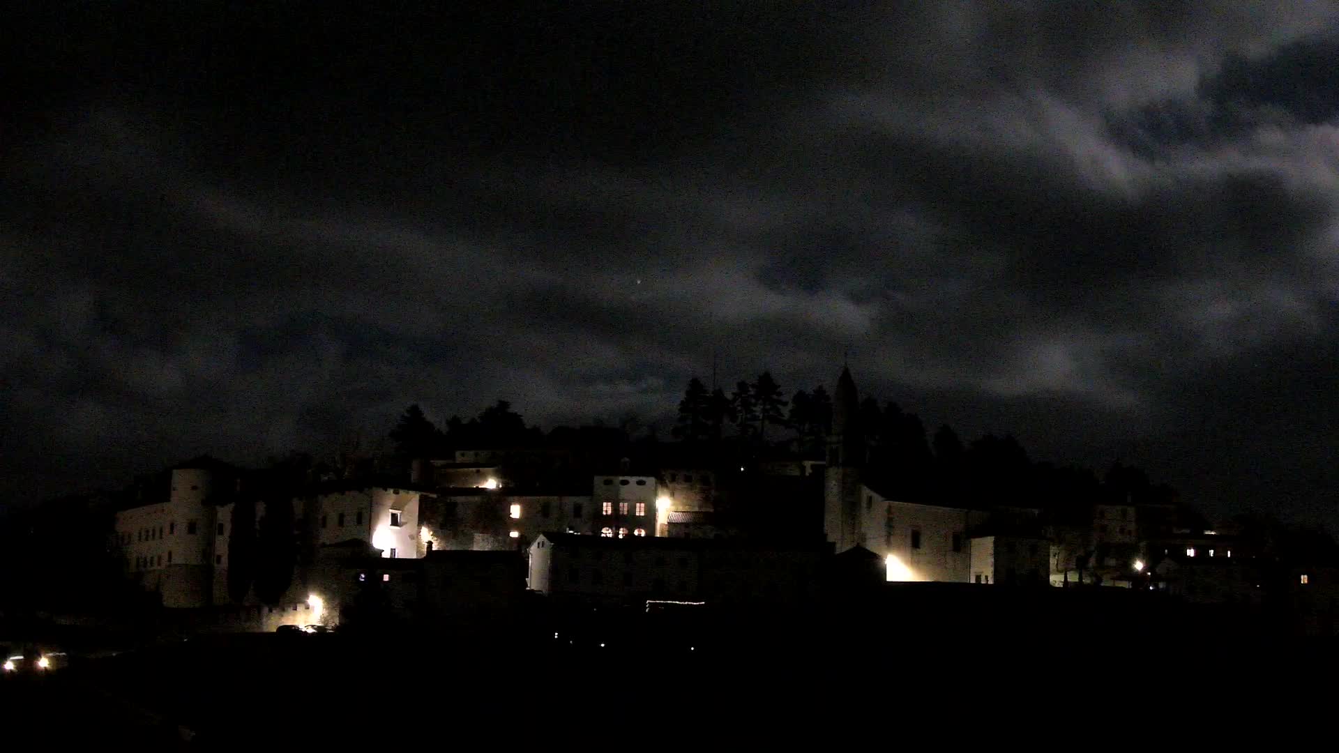 Štanjel v Živo: Odkrijte Srce Krasa