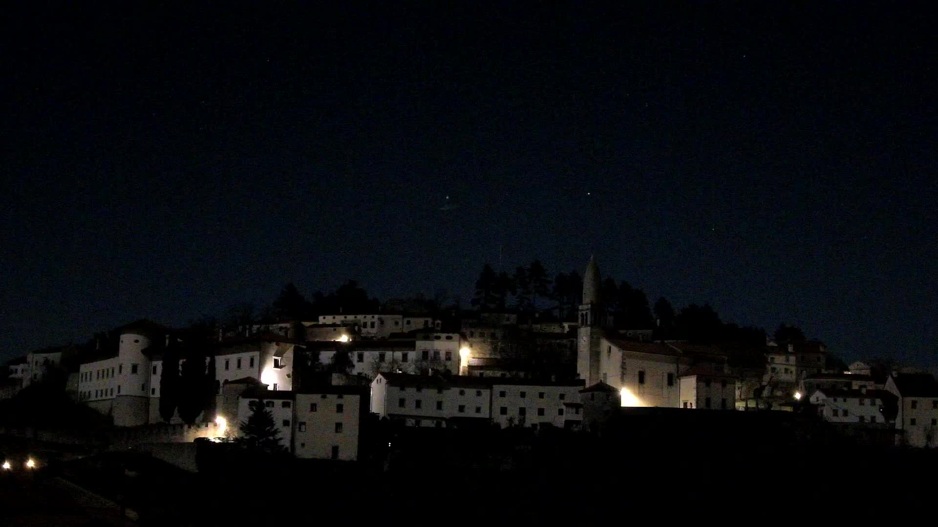 Štanjel v Živo: Odkrijte Srce Krasa