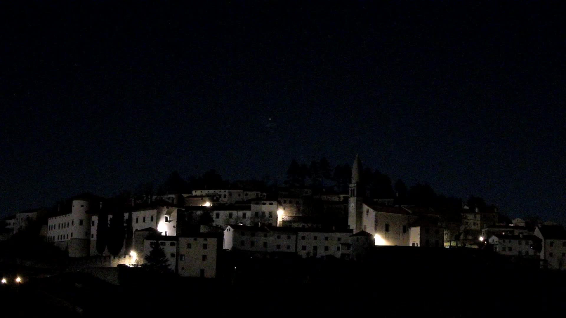 Štanjel v Živo: Odkrijte Srce Krasa