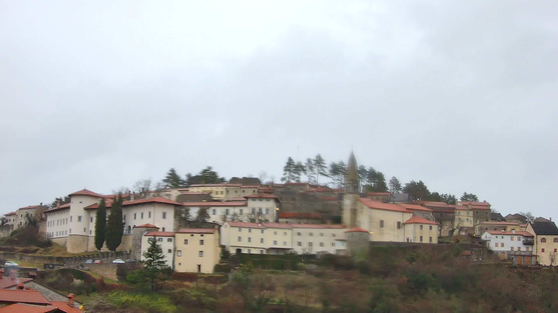 Štanjel v Živo: Odkrijte Srce Krasa