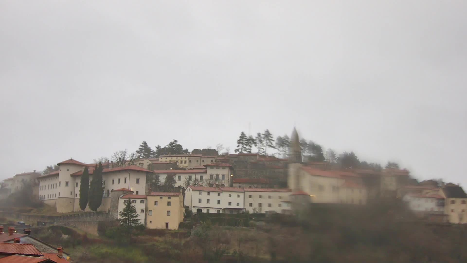 Štanjel v Živo: Odkrijte Srce Krasa