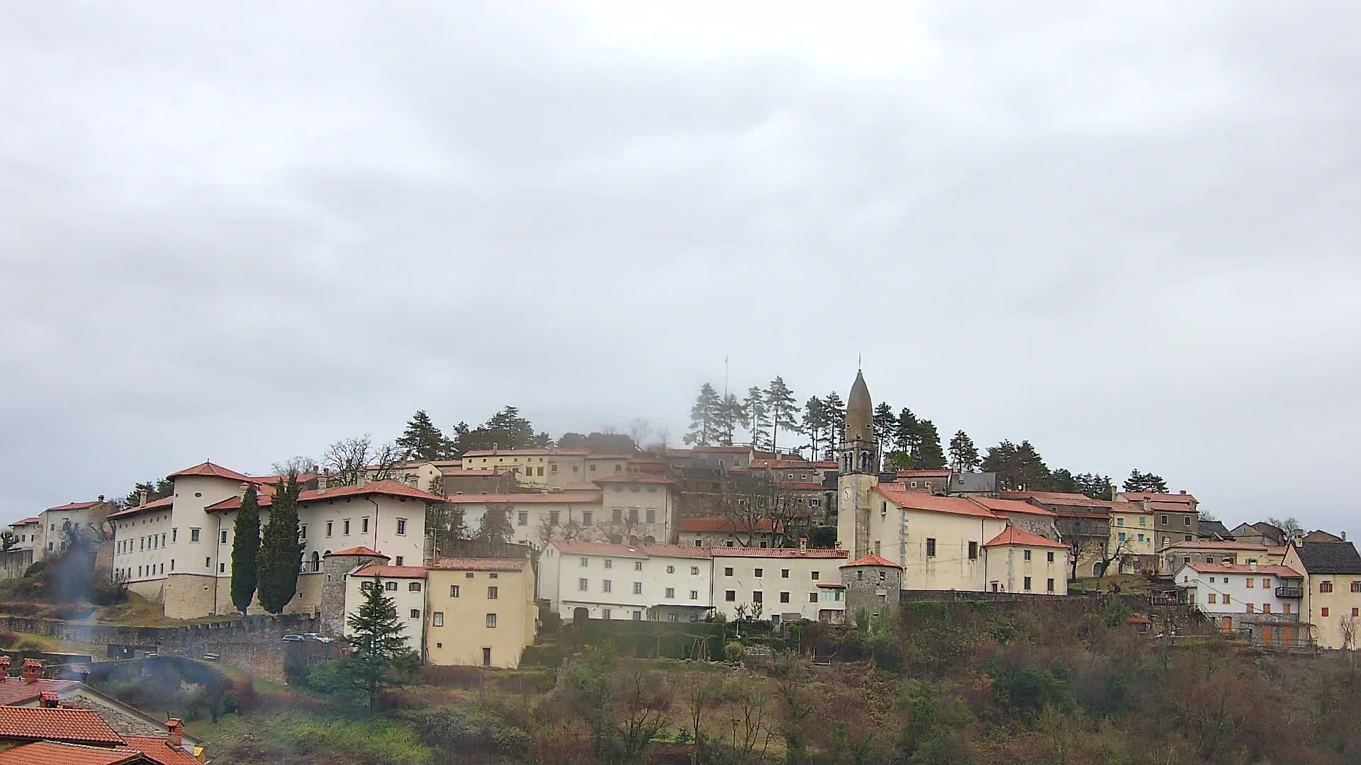 Štanjel v Živo: Odkrijte Srce Krasa