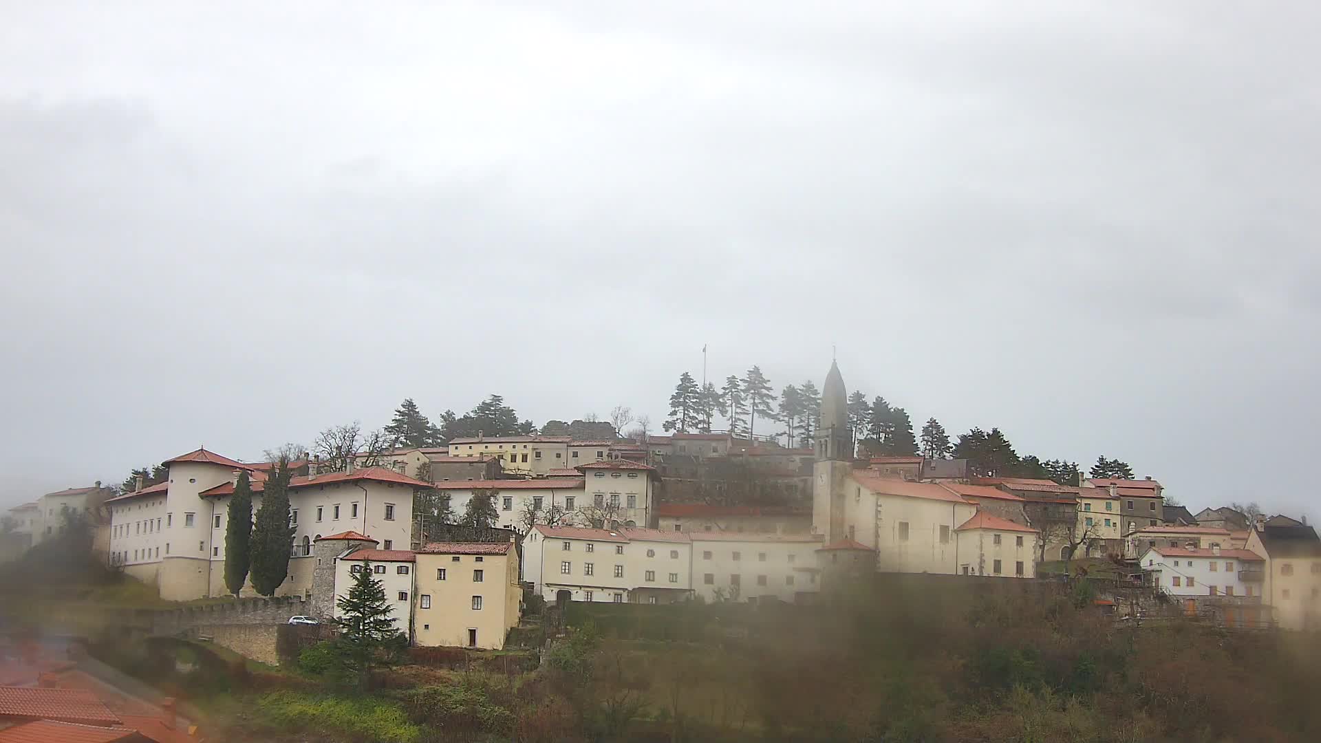 Štanjel v Živo: Odkrijte Srce Krasa