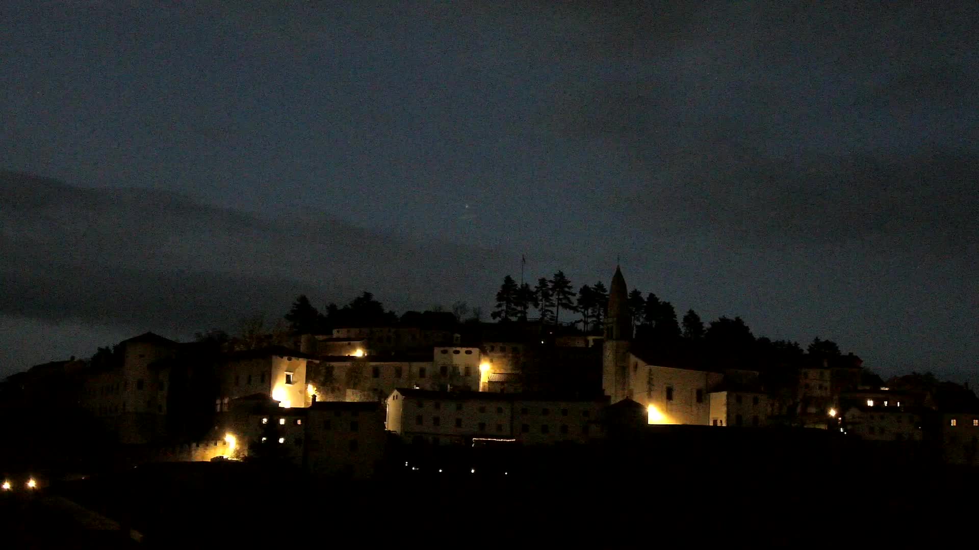 Štanjel v Živo: Odkrijte Srce Krasa