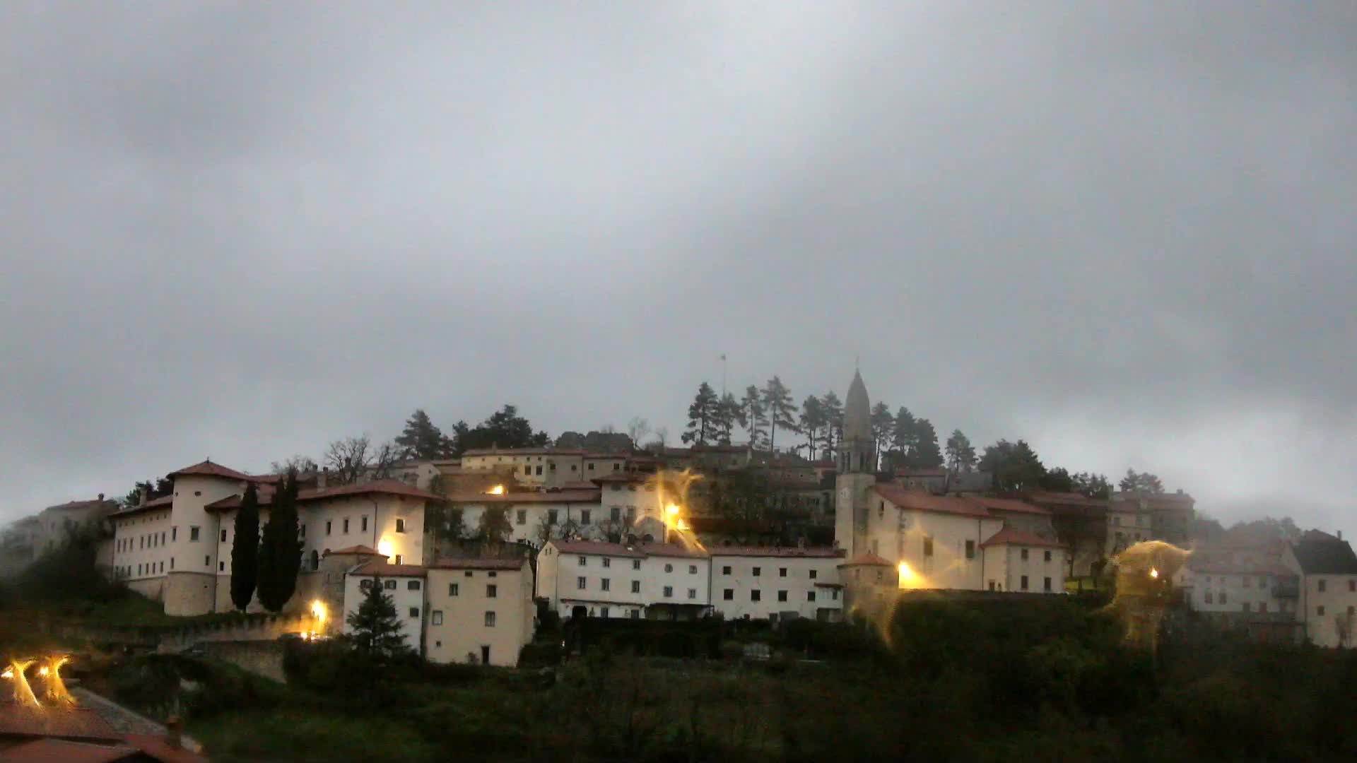 Štanjel v Živo: Odkrijte Srce Krasa