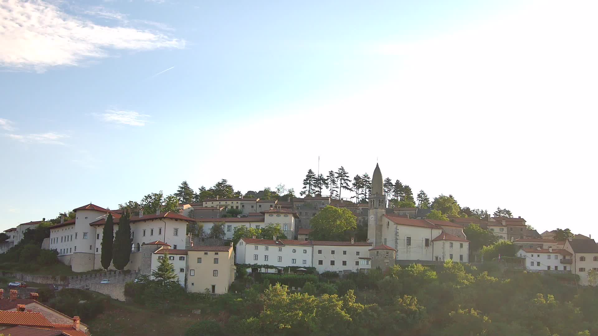 Štanjel v Živo: Odkrijte Srce Krasa