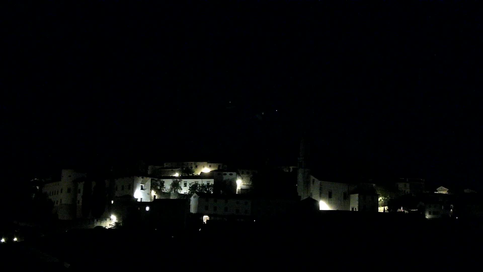 Štanjel v Živo: Odkrijte Srce Krasa