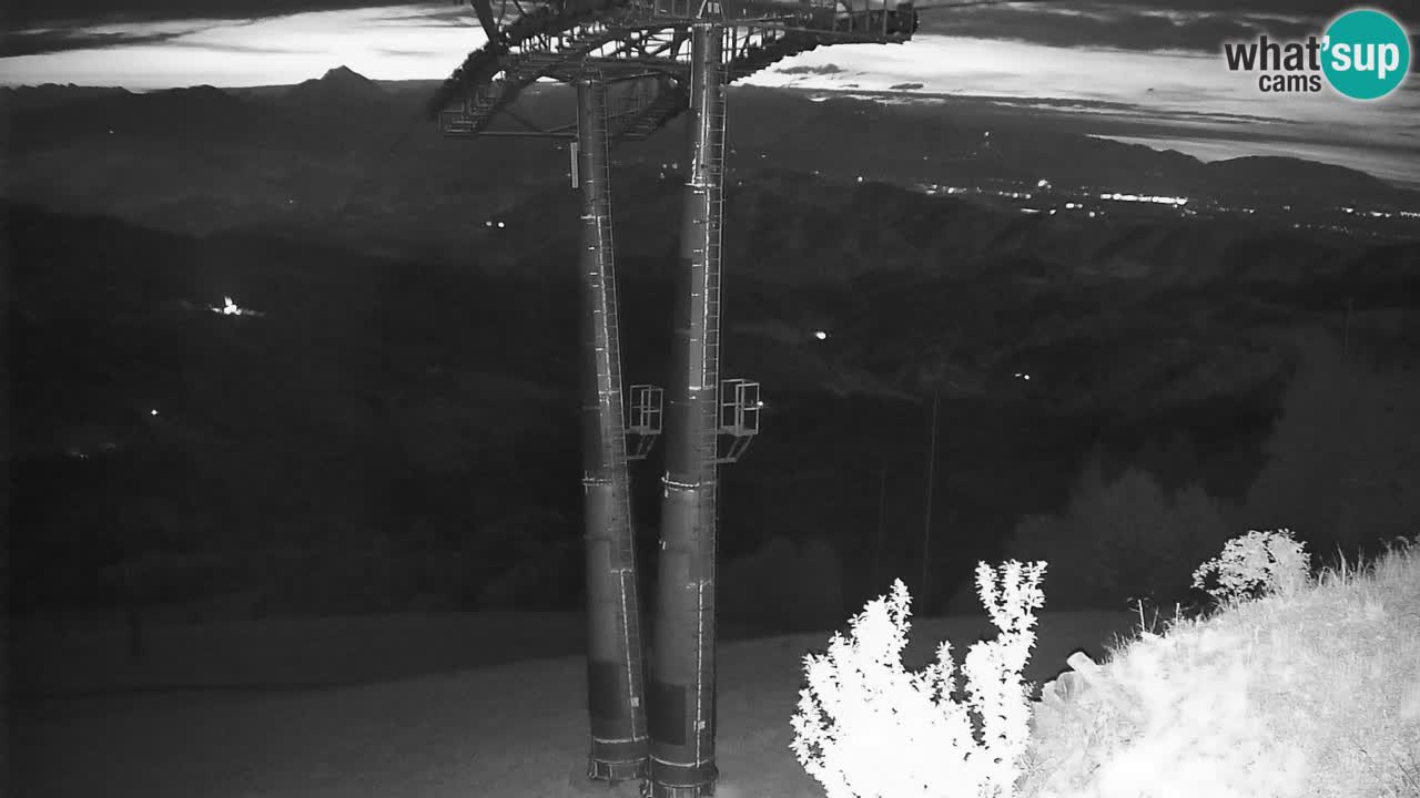 Stazione sciistica di Stari Vrh Webcam in diretta – Slovenia