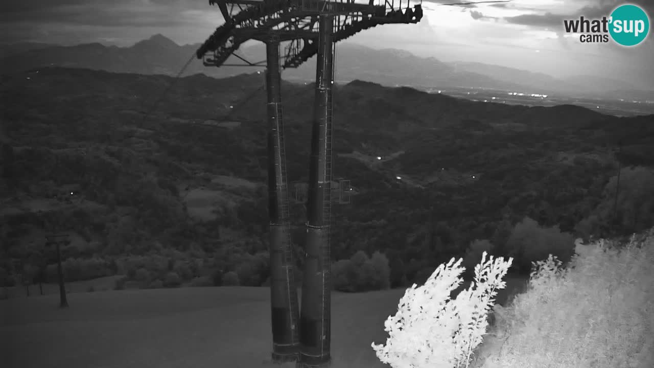 Stazione sciistica di Stari Vrh Webcam in diretta – Slovenia
