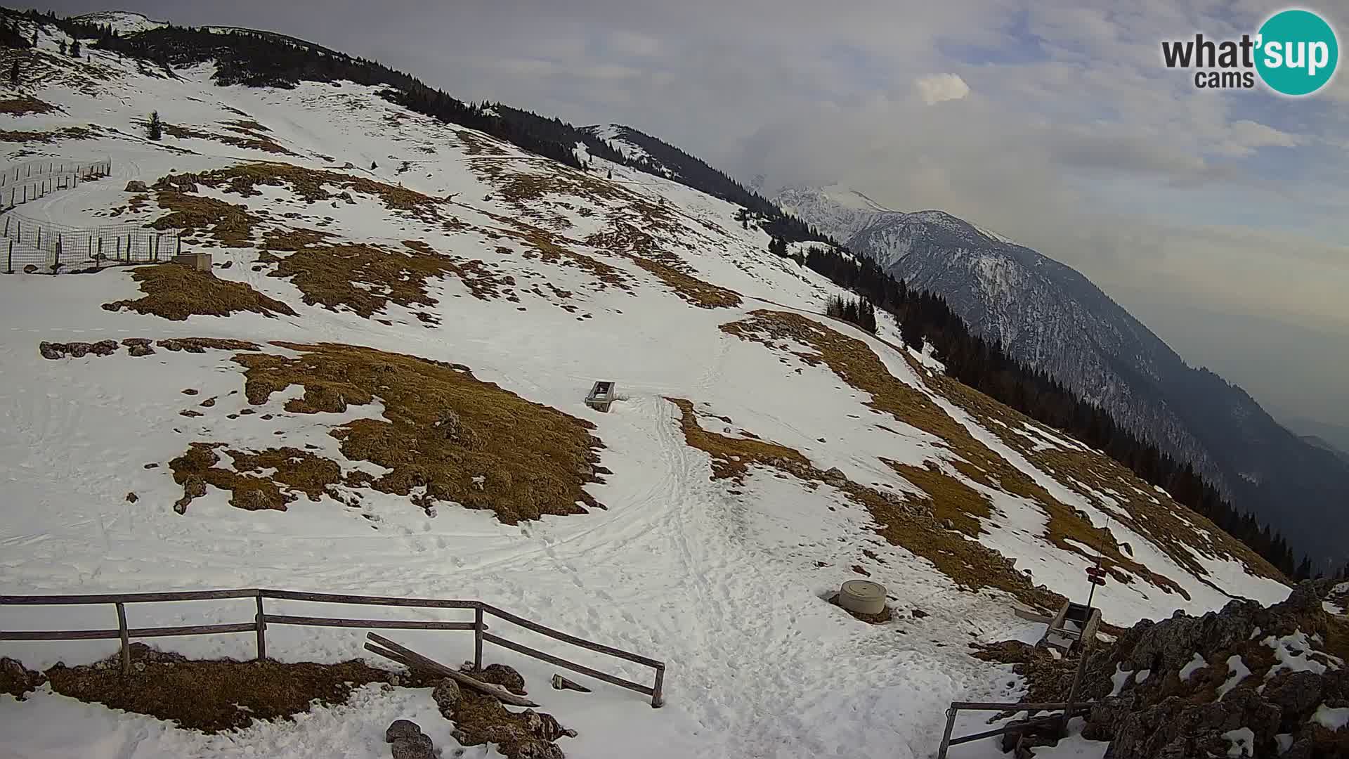 Struška nad Jesenicami spletna kamera planina Svečica (Belška planina) – Karavanke