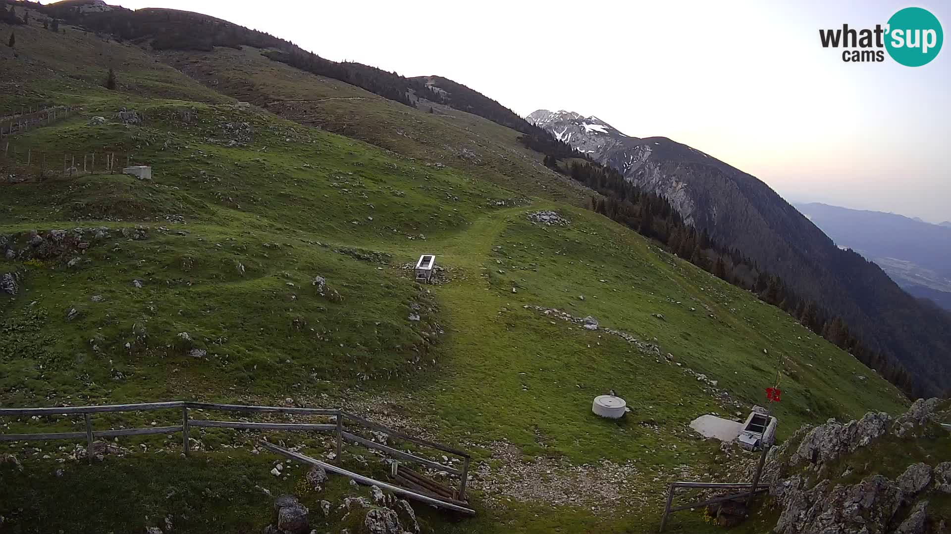 Struška nad Jesenicami spletna kamera planina Svečica (Belška planina) – Karavanke