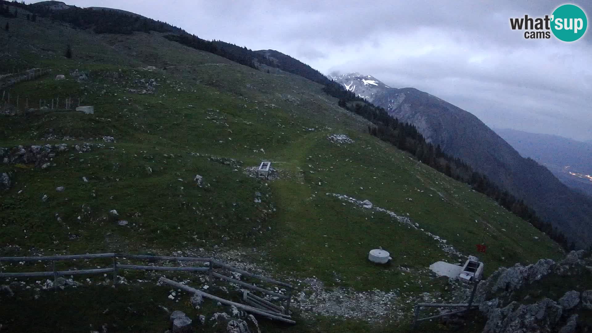 Struška nad Jesenicami spletna kamera planina Svečica (Belška planina) – Karavanke
