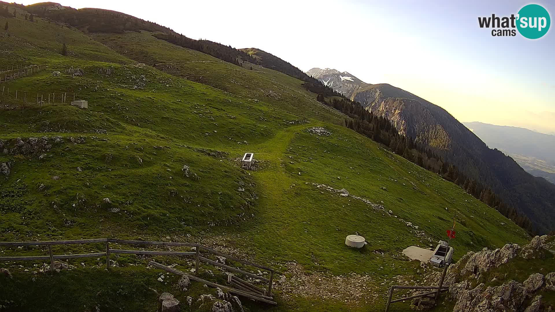 Struška nad Jesenicami spletna kamera planina Svečica (Belška planina) – Karavanke